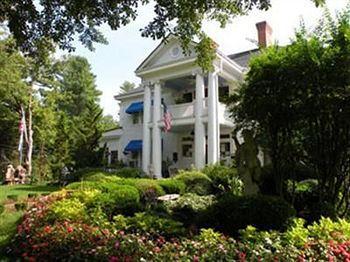 The Inn At Brevard (Adults Only) Екстериор снимка
